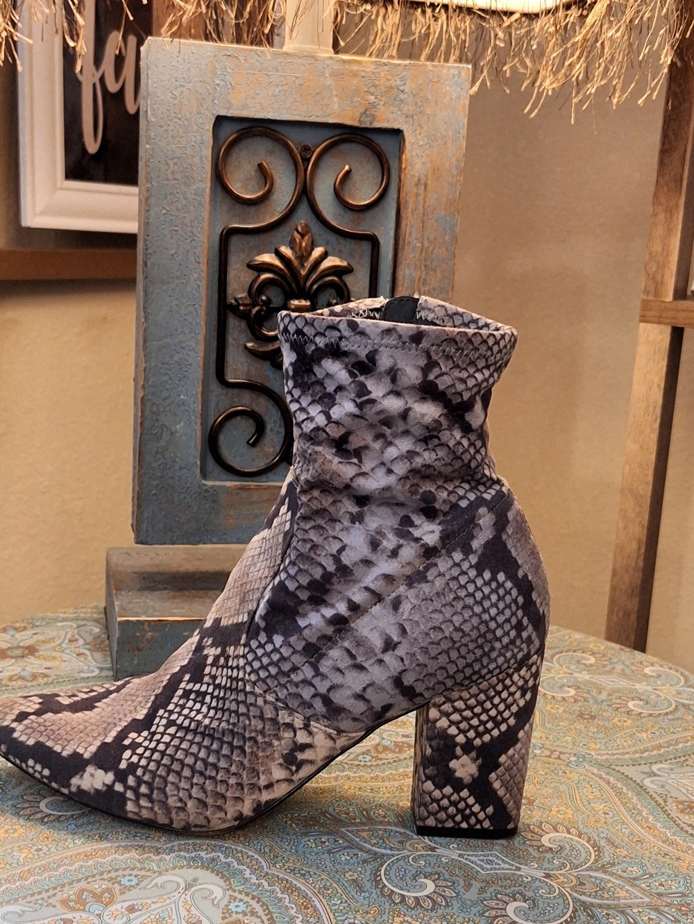 Steve Madden Gray Snake-Print Block Heel Ankle Bootie. Good Condition Size 8.5